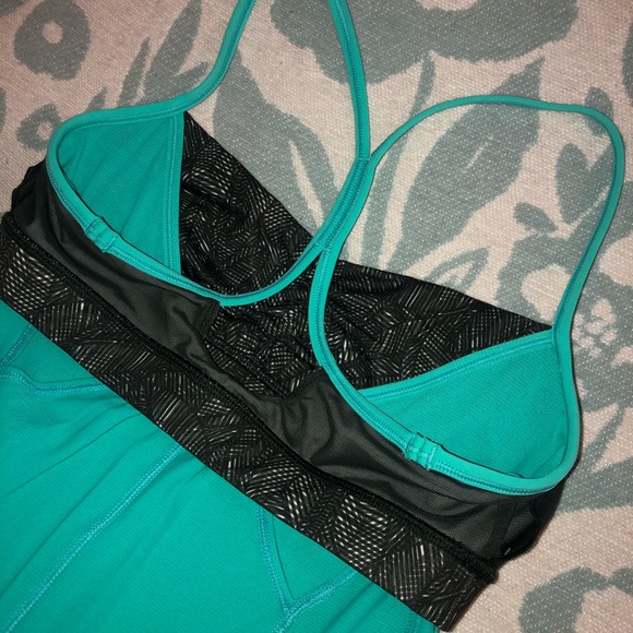 Lululemon Roll Out Tank with built in bra - Picture 13 of 16
